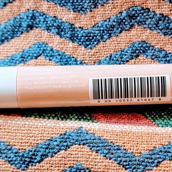 M2Ü NYC Eye Primer - Picture 6 of 7